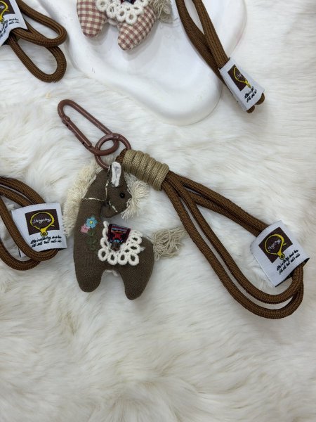 حصان رصاصي غامق