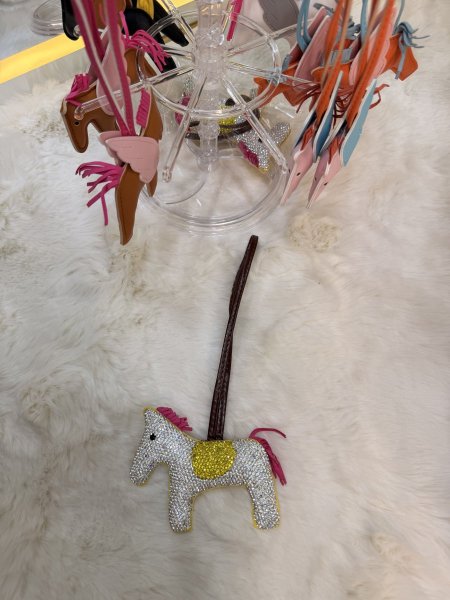 تشارمز حصان ملون