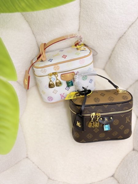 شنطة كروس K icon