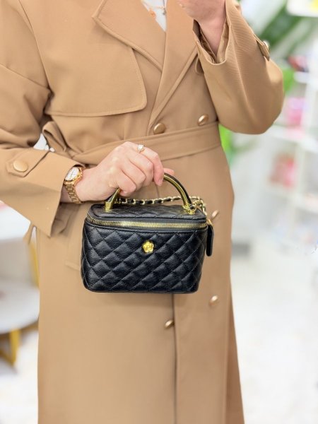 شنطة كروس شانيل جلد