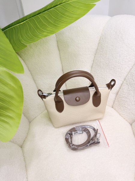 شنطة كروس mini longchamp