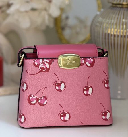 شنطة كروس كوتش كرز 🍒