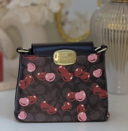 شنطة كروس كوتش كرز 🍒